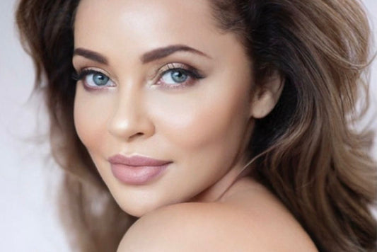 The Science Behind Skin Glow: How Niacinamide & Hyaluronic Acid Work Together